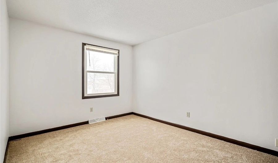 301 Kaymar, Amherst, NY 14228 - 3 Beds, 2 Bath