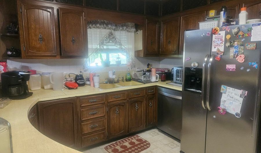602 Gloria St, Adel, GA 31620 - 3 Beds, 2 Bath