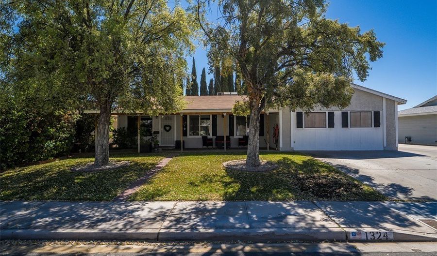 1324 Appaloosa Rd, Boulder City, NV 89005 - 5 Beds, 2 Bath