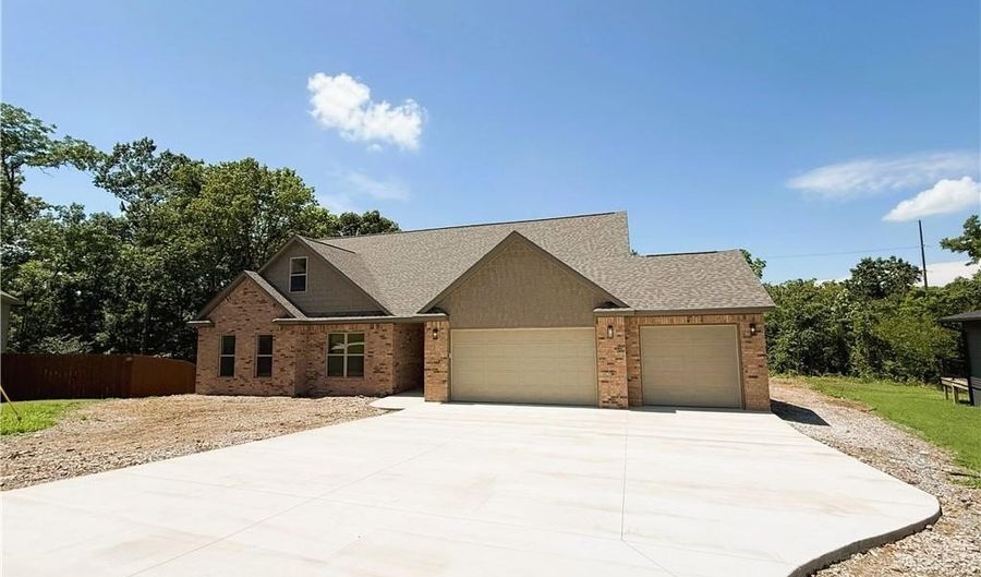 27 Blairgowrie Dr, Bella Vista, AR 72715 - 3 Beds, 3 Bath