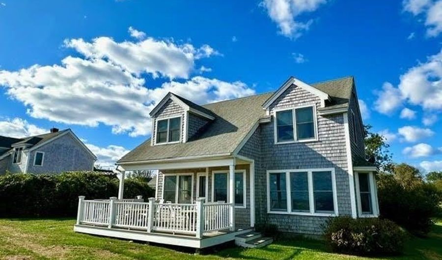 1202 W Side Rd, Block Island, RI 02807 - 3 Beds, 2 Bath
