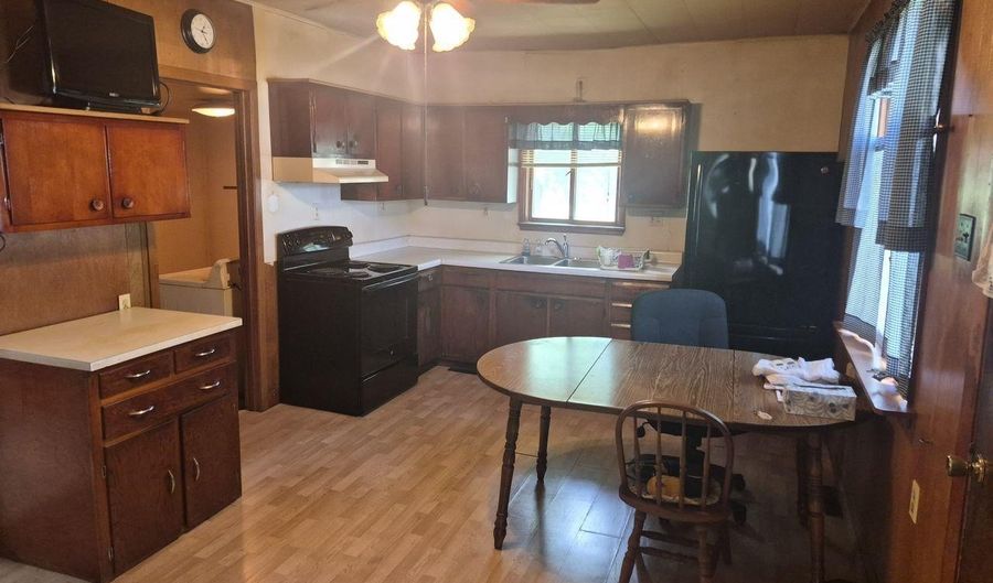 624 Upper St, Arlington, IA 50606 - 4 Beds, 1 Bath