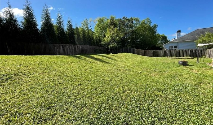 2120 Grand Jct, Alpharetta, GA 30004 - 5 Beds, 3 Bath