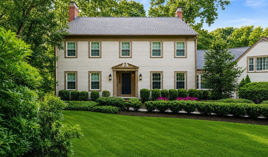 6 Valley Ct, Bethel, CT 06801 - 4 Beds, 3 Bath