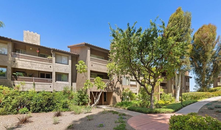 10325 Caminito Cuervo 179, San Diego, CA 92108 - 3 Beds, 2 Bath