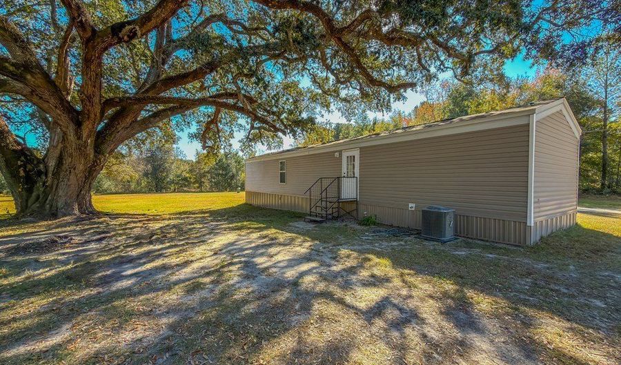 2467 Belcher Ln, Bainbridge, GA 39817 - 3 Beds, 2 Bath