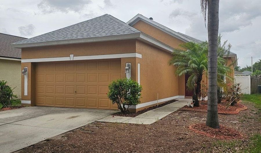 7625 CLOVELLY PARK Pl, Apollo Beach, FL 33572 - 3 Beds, 2 Bath