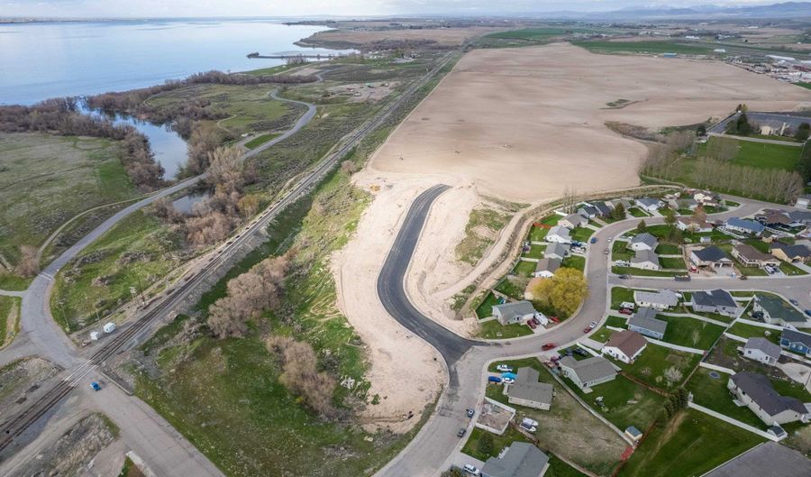 Lot 6 Block 1, American Falls, ID 83211 - 0 Beds, 0 Bath