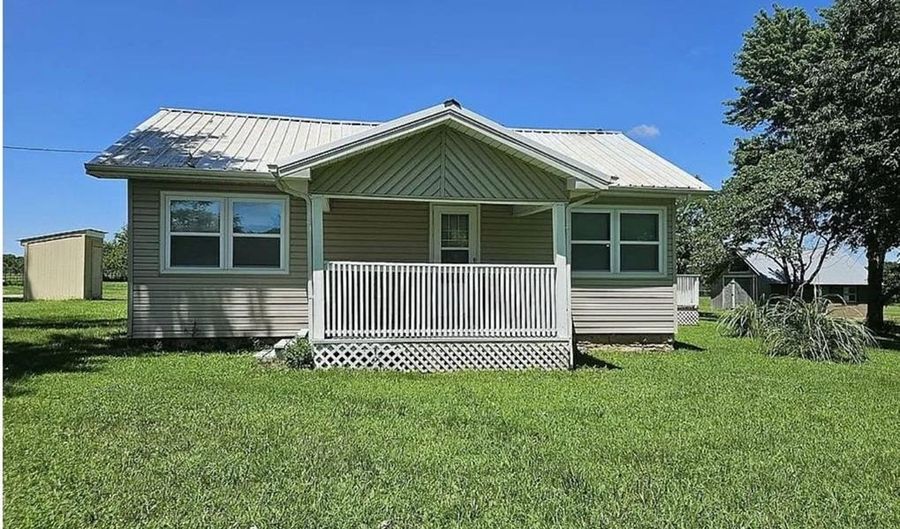 1086 N 100th Rd, Baldwin City, KS 66006 - 2 Beds, 2 Bath