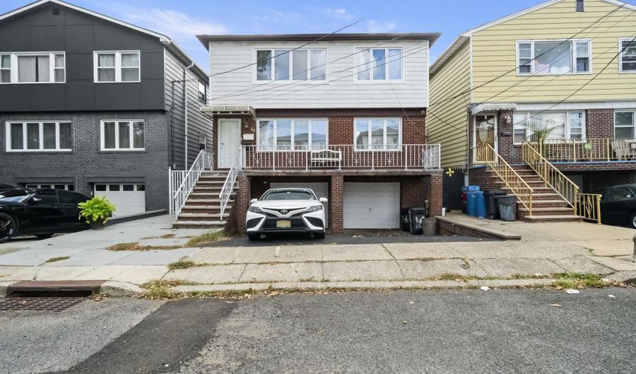 16 PACKARD St 2, Bayonne, NJ 07002 - 3 Beds, 1 Bath