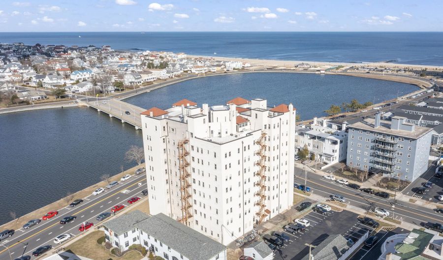 400 Deal Lake Dr 5F, Asbury Park, NJ 07712 - 1 Beds, 1 Bath
