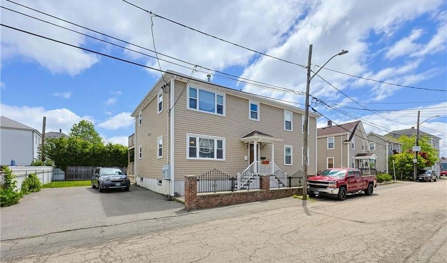 6 Wilson St, Bristol, RI 02809 - 6 Beds, 2 Bath