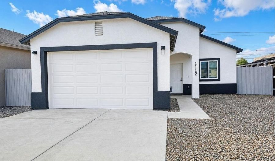 1112 E 4TH St, Casa Grande, AZ 85122 - 3 Beds, 2 Bath