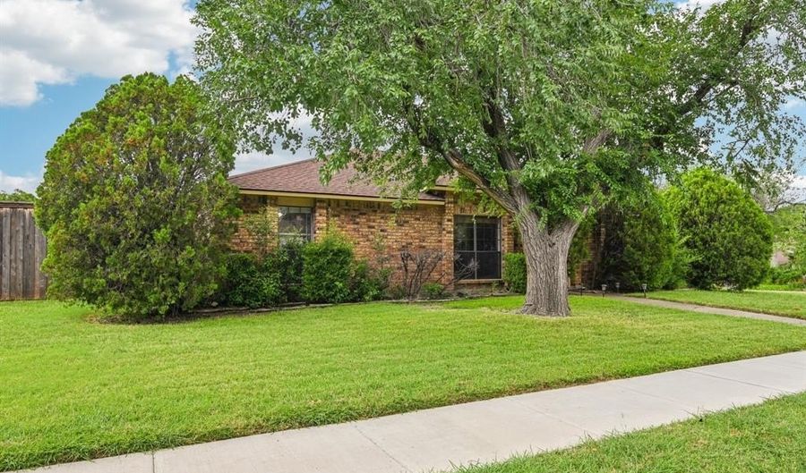 5605 Blair Oaks Dr, The Colony, TX 75056 - 4 Beds, 3 Bath