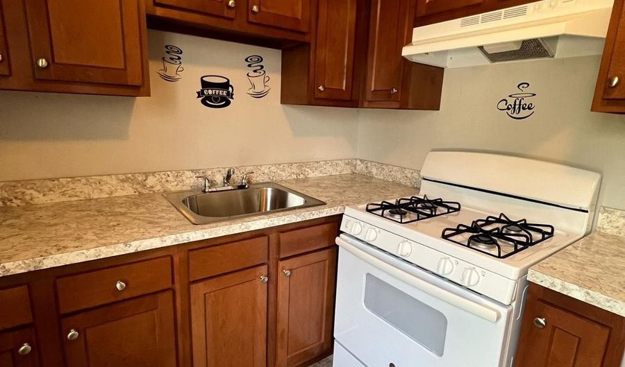 206 S WHITE HORSE Pike UNIT B, Audubon, NJ 08106 - 2 Beds, 1 Bath
