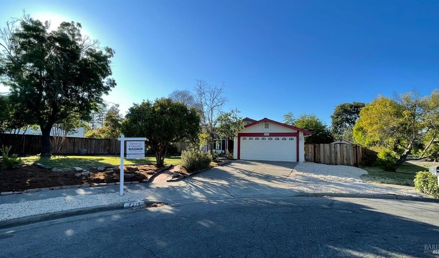 2417 San Joaquin Ct, Santa Rosa, CA 95401 - 4 Beds, 2 Bath