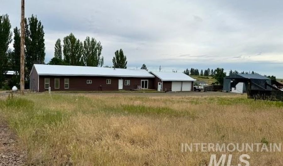 908 Pine St, Anatone, WA 99401 - 3 Beds, 2 Bath