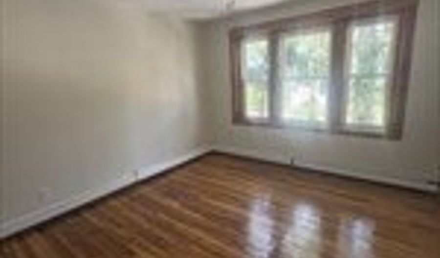 220 Magnolia St 2, Boston, MA 02121 - 4 Beds, 1 Bath