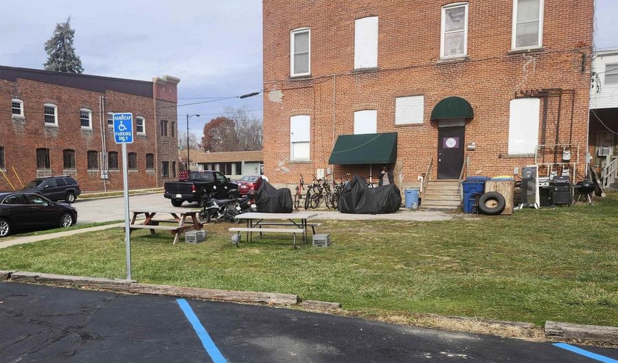 107 S West Sts, Angola, IN 46703 - 0 Beds, 0 Bath