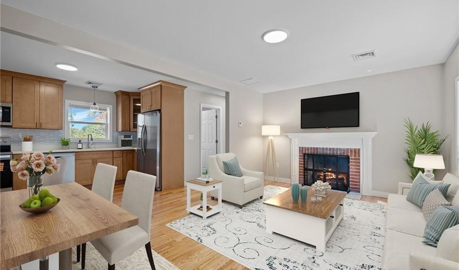 20 Maple Ct, Hopkinton, RI 02804 - 3 Beds, 2 Bath