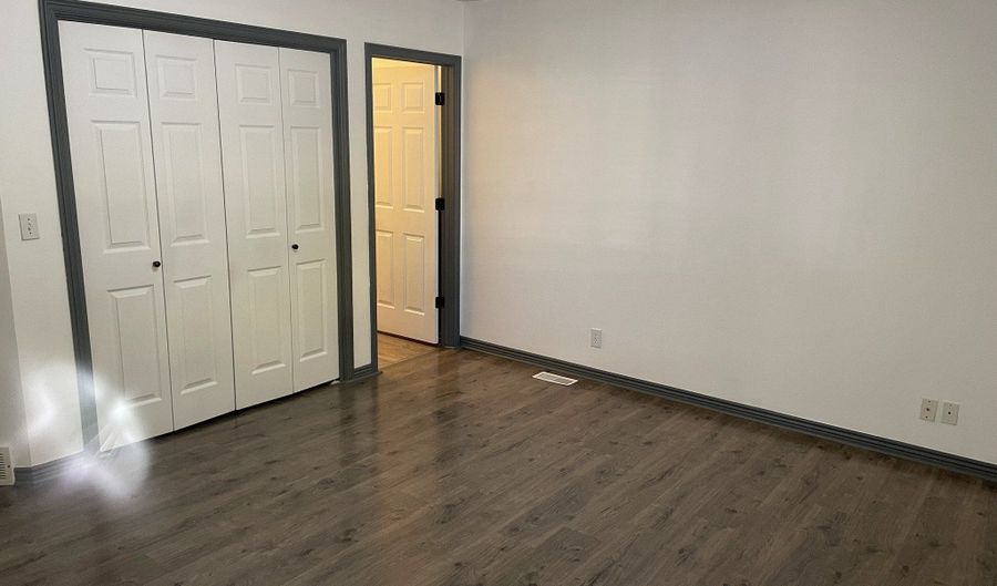 270 E CENTER St, Bountiful, UT 84010 - 12 Beds, 8 Bath