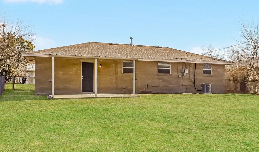 717 N Bristow Ave, Moore, OK 73160 - 3 Beds, 1 Bath