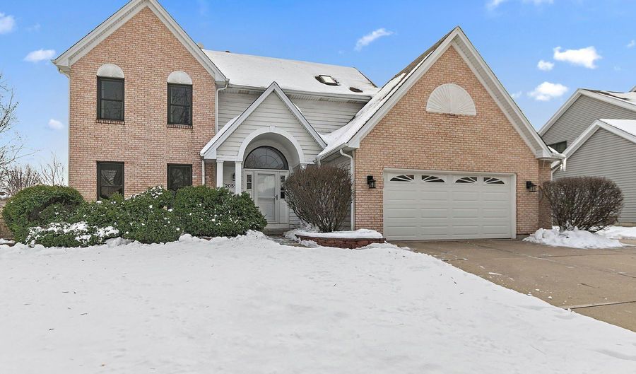 2051 Carlisle St, Algonquin, IL 60102 - 4 Beds, 3 Bath