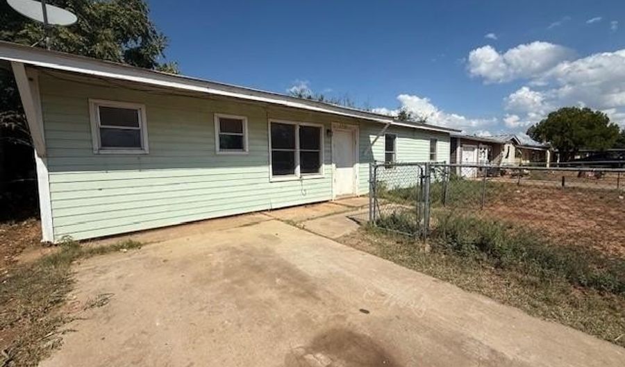 5326 Questa Dr, Abilene, TX 79605 - 4 Beds, 1 Bath