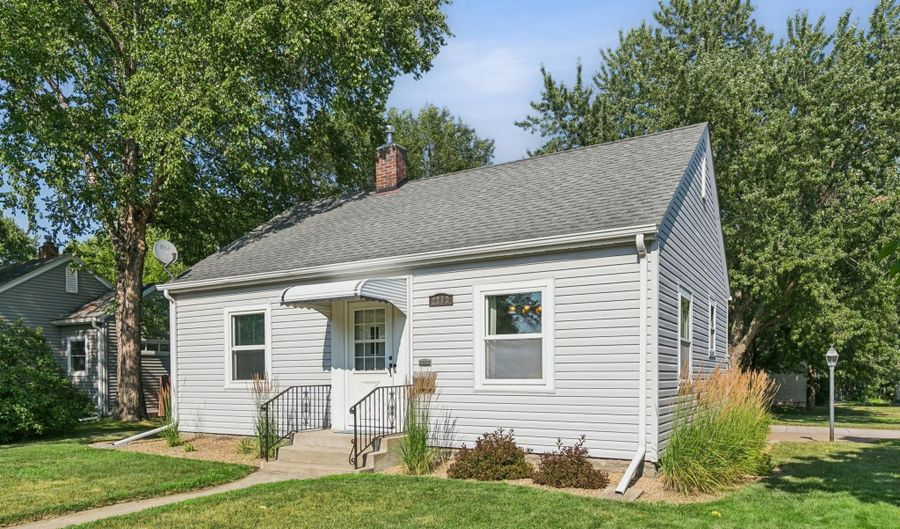 2202 6th Ave, Anoka, MN 55303 - 2 Beds, 1 Bath