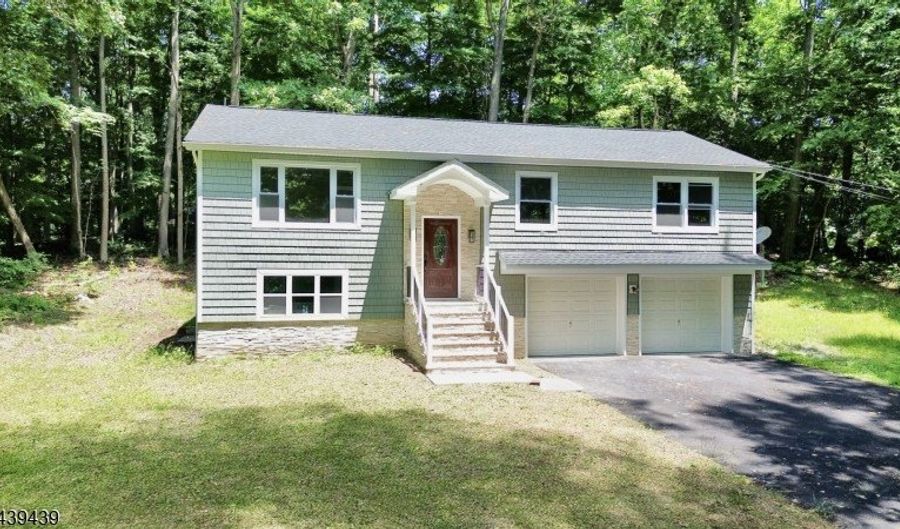 1 Appleseed Rd, Alloway, NJ 07461 - 3 Beds, 3 Bath