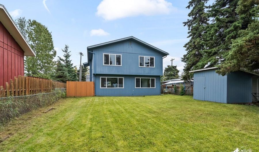 424 E Manor Ave, Anchorage, AK 99501 - 4 Beds, 4 Bath