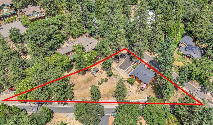 220 Nutley St, Ashland, OR 97520 - 2 Beds, 2 Bath