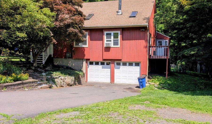 6 Taagan St, Danbury, CT 06811 - 3 Beds, 2 Bath