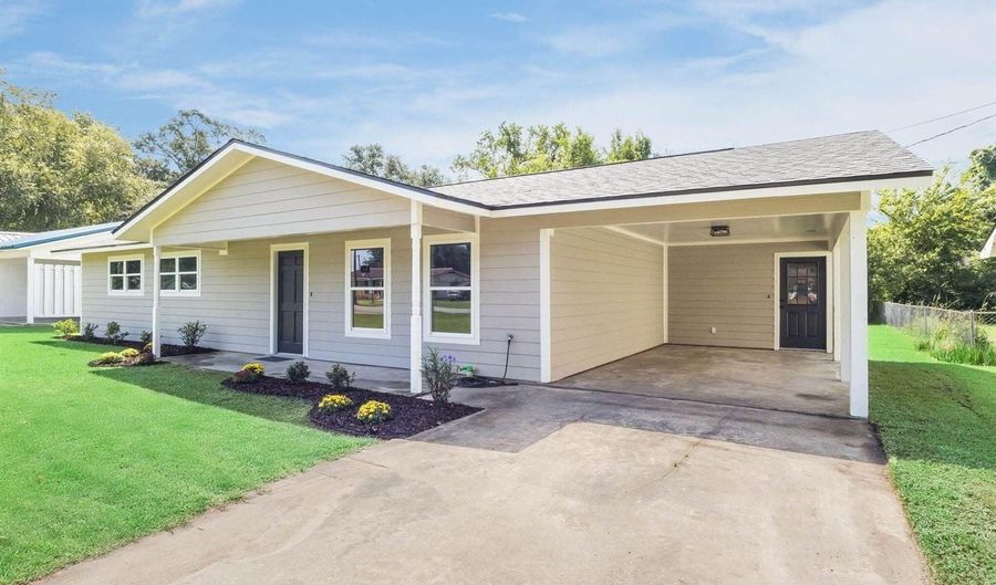 2318 Helen St, Abbeville, LA 70510 - 3 Beds, 2 Bath