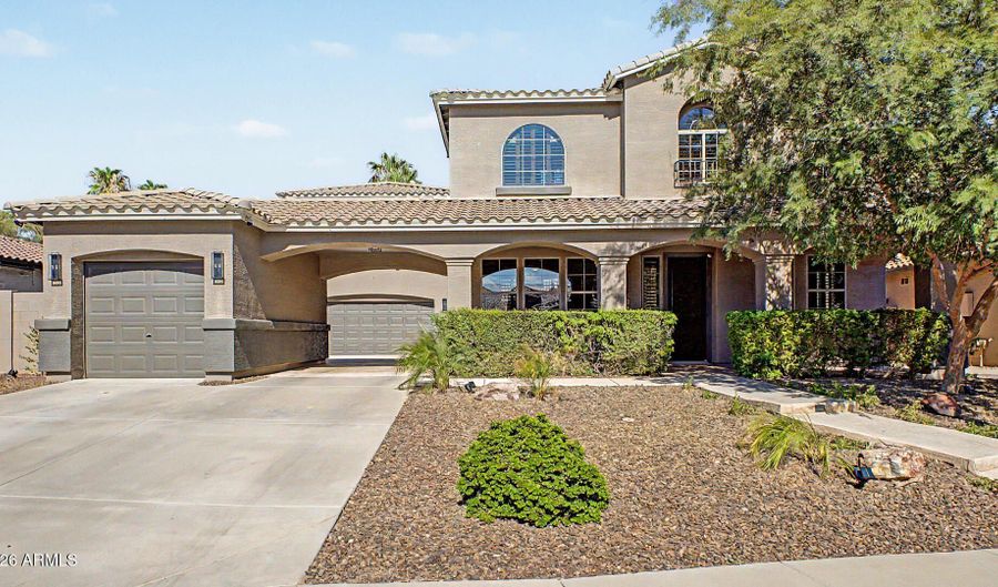 425 S CAMELLIA Dr, Chandler, AZ 85225 - 5 Beds, 5 Bath