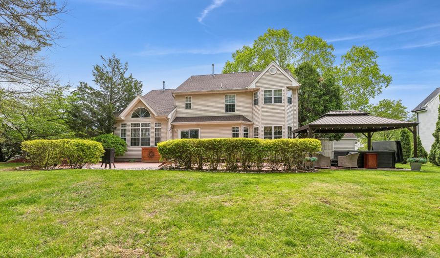 10 Dori Ln, Barnegat, NJ 08005 - 4 Beds, 3 Bath