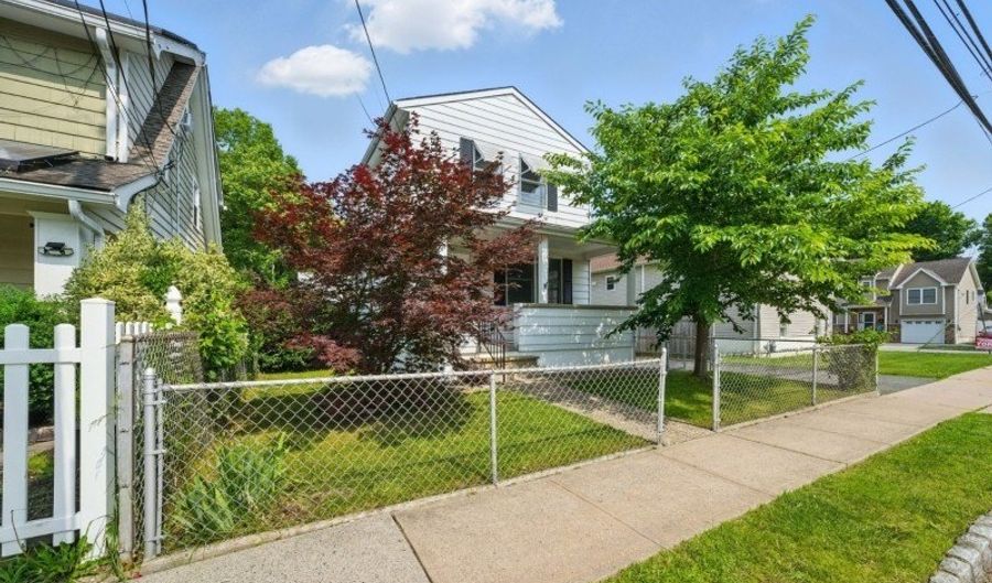 21 Hillside Ave, Andover, NJ 07801 - 2 Beds, 2 Bath