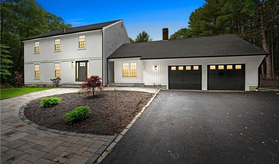 1575 MIDDLE Rd, East Greenwich, RI 02818 - 4 Beds, 4 Bath