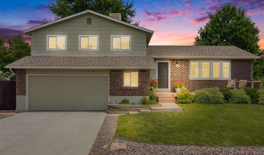 7370 Devinney Ct, Arvada, CO 80005 - 3 Beds, 3 Bath