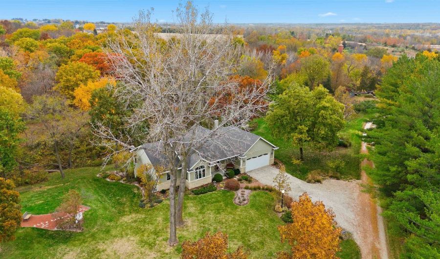 30337 Kasten Ridge Ln, Adel, IA 50003 - 3 Beds, 3 Bath