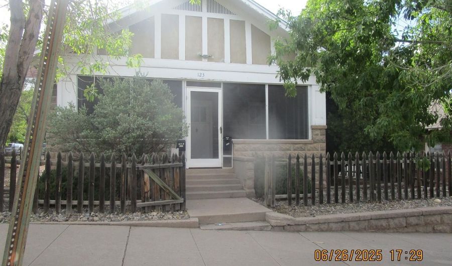123 Maple St, Albuquerque, NM 87106 - 2 Beds, 1 Bath