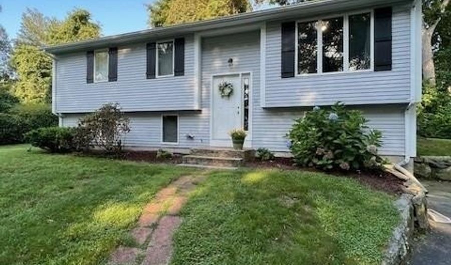 35 Old Town Trl, Narragansett, RI 02882 - 4 Beds, 2 Bath