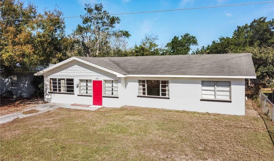 685 E CENTRAL Ave, Eagle Lake, FL 33839 - 3 Beds, 1 Bath