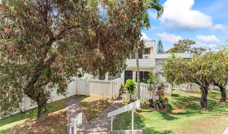 98-685 Kaonohi St E, Aiea, HI 96701 - 2 Beds, 1 Bath