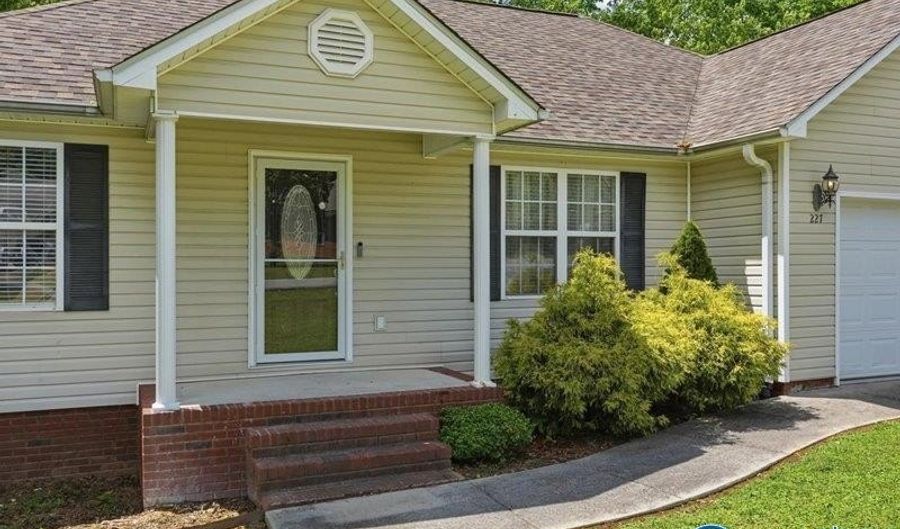 227 11th Pl, Arab, AL 35016 - 3 Beds, 2 Bath