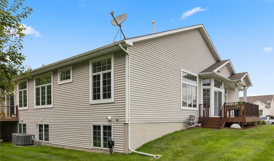 440 W Trace Dr, Polk City, IA 50226 - 2 Beds, 2 Bath
