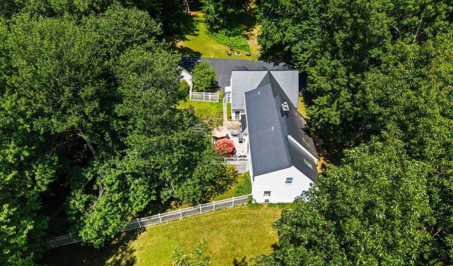 85 Maple Ave, Atkinson, NH 03811 - 4 Beds, 4 Bath