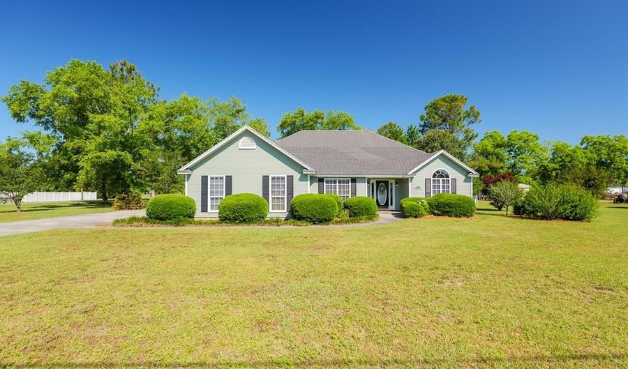 555 Coxstill Rd, Adel, GA 31620 - 3 Beds, 2 Bath