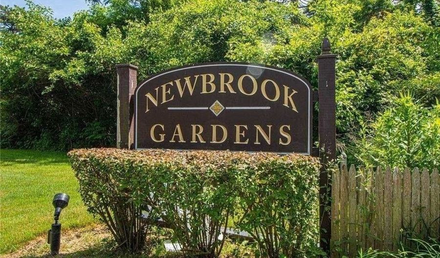159 Newbrook Ln 159, Bay Shore, NY 11706 - 1 Beds, 1 Bath