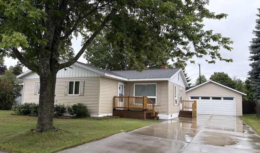 166 N Sheridan St, Alpena, MI 49707 - 3 Beds, 2 Bath